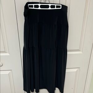 Simply Vera black maxi skirt XL, excellent preowned condition